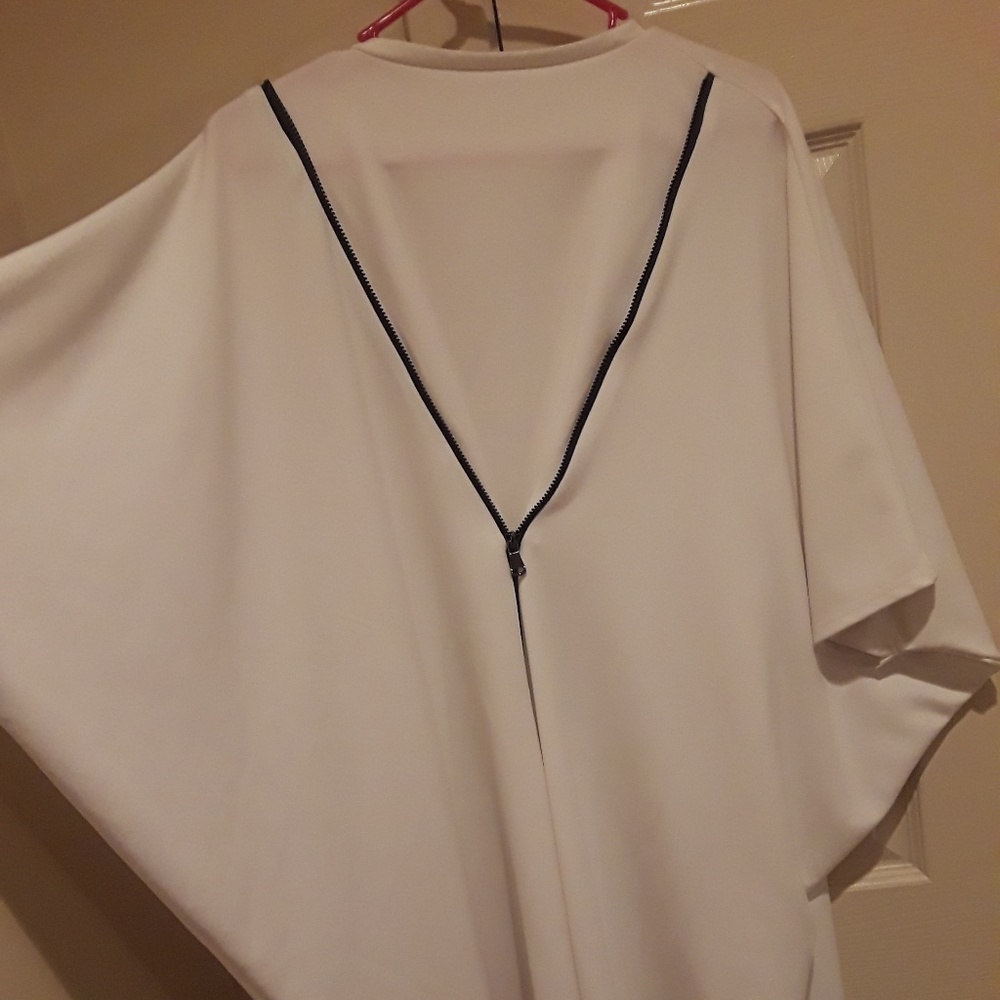 Suzy D zipper blouse